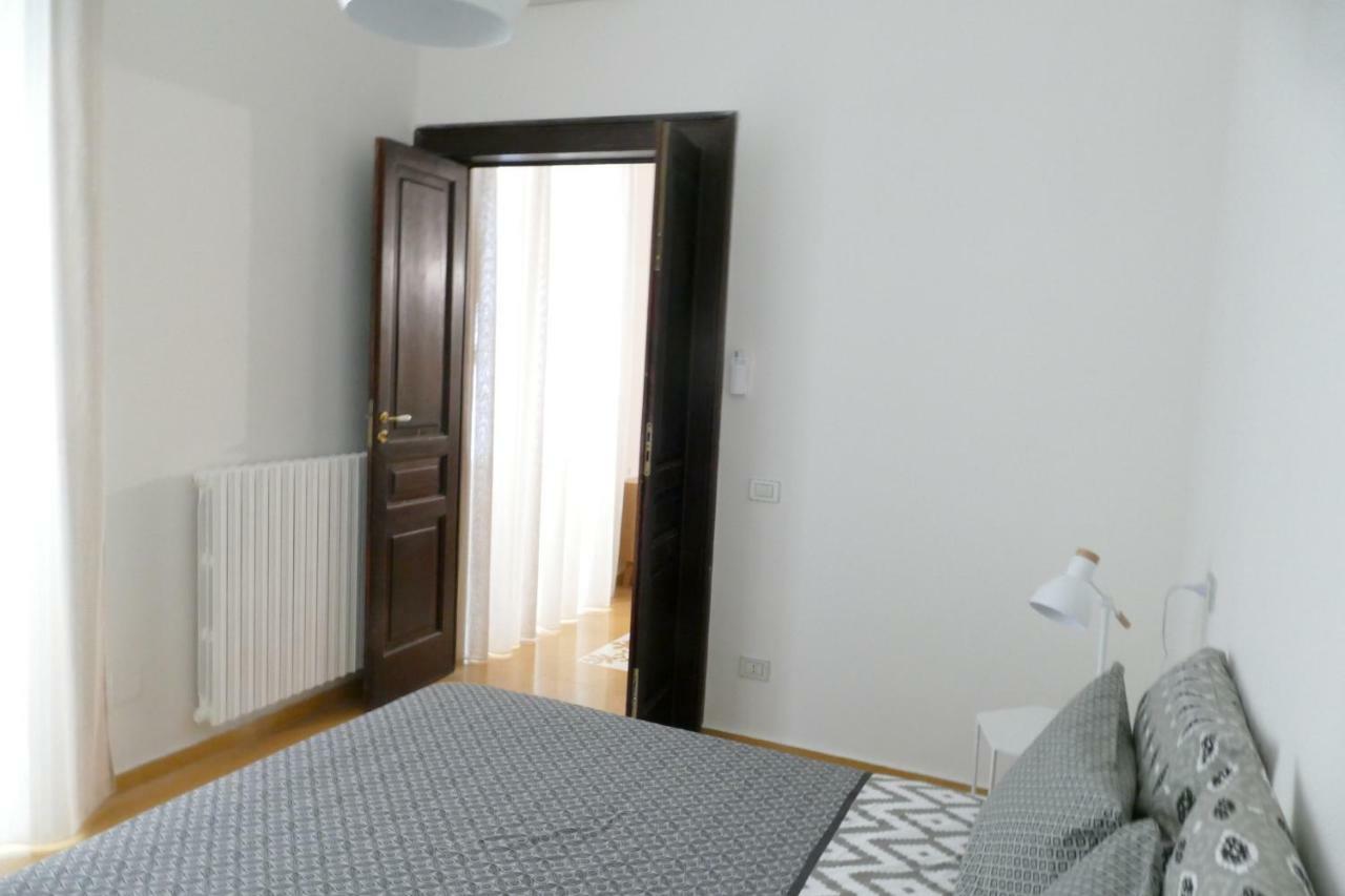 Luxury Manfredi Apartment Salerno Kültér fotó